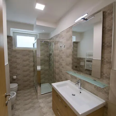 Nocleg ze śniadaniem Domus Le Ceramiche 4*