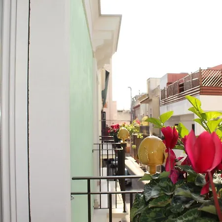 Domus Le Ceramiche Bed and breakfast