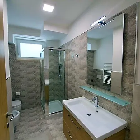 Nocleg ze śniadaniem Domus Le Ceramiche 4*