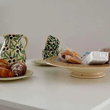 Nocleg ze śniadaniem Domus Le Ceramiche 4*